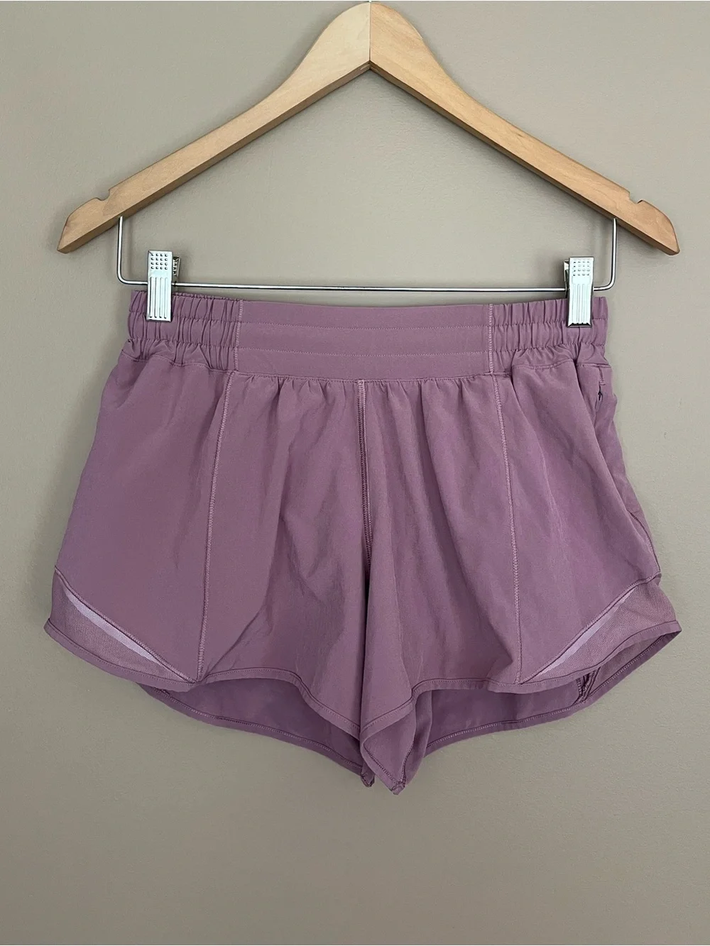 {Lululemon} Hotty Hot Short II Long 4